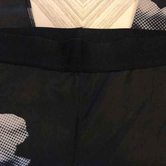 Noli Black Elastic Band Floral Design Leggings - Picture 2 of 6